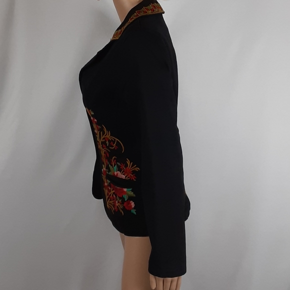 WE Floral Embroidered Black Jacket EUC - Picture 13 of 16